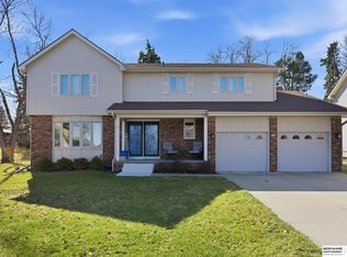 11361 Mason St, Omaha, NE 68154