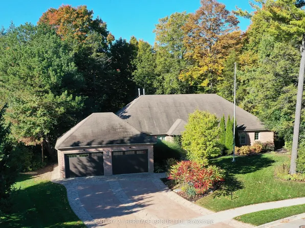 46 Pineneedle Dr, Aurora, ON L4G 4Y6