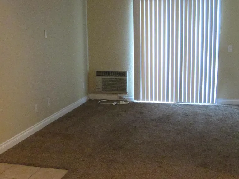 1423 Graves Ave #215 — Photo 4