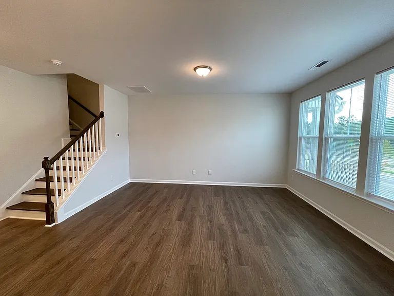 1408 Irving Hill Dr — Photo 6