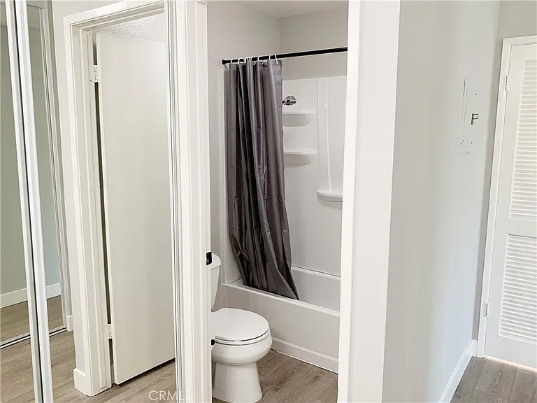 55 Streamwood — Photo 11