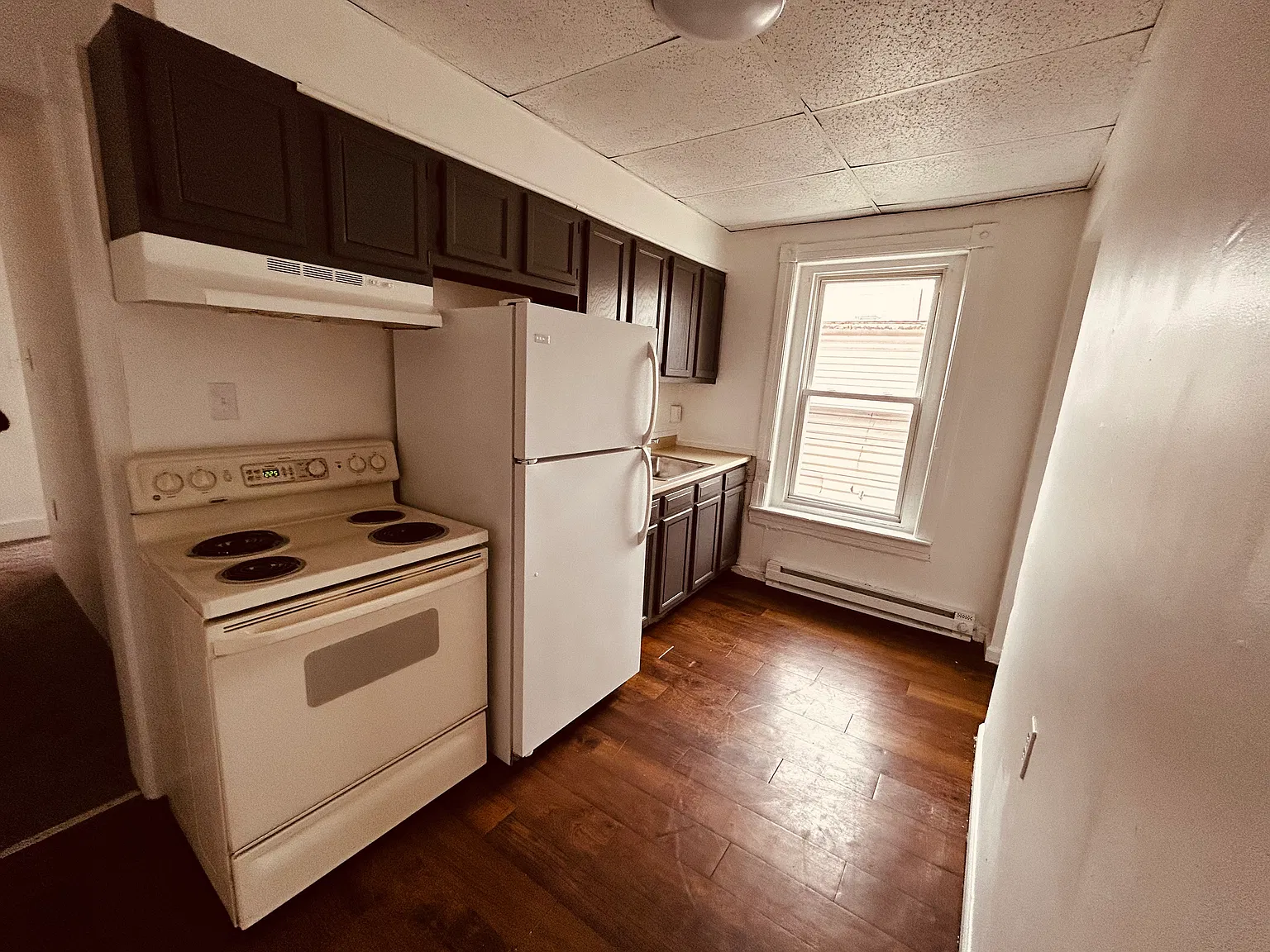 2 bed, $1,350 — Photo 3