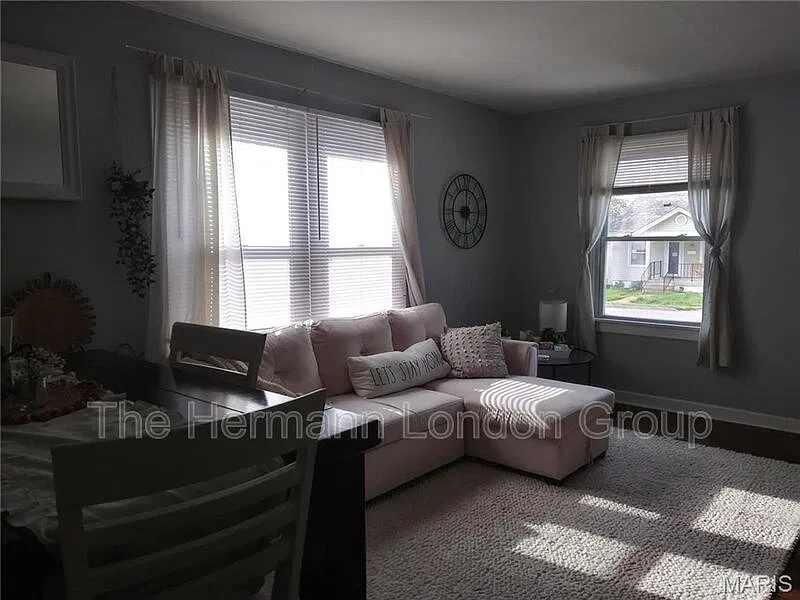 2 bed, 1.0 bath, 816 sqft, $1,600 — Photo 4