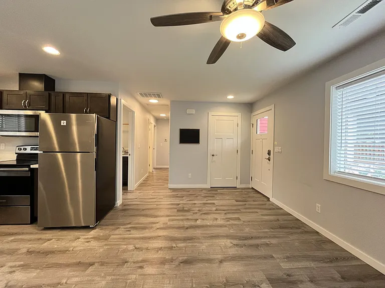 2822 NE Davis St #B — Photo 13