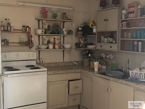 4th image of 546 Julian St
