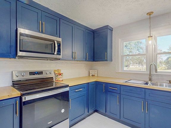 2nd image of 481 4th St SE