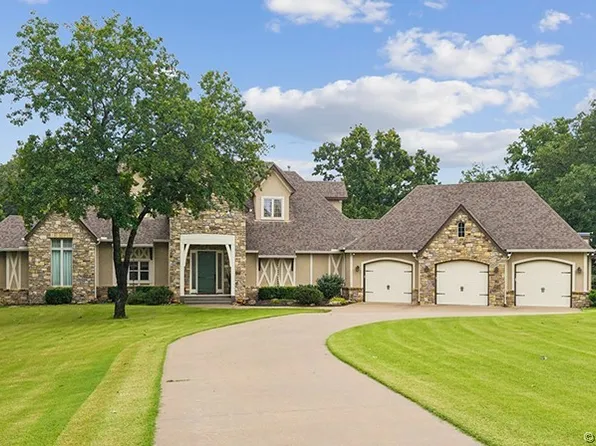 8770 Legacy Dr, Sand Springs, OK 74063
