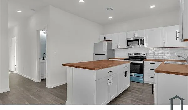 220 4th Ave E #2 — Photo 9