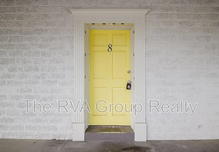 3807 Woodlawn St #8 — Photo 2