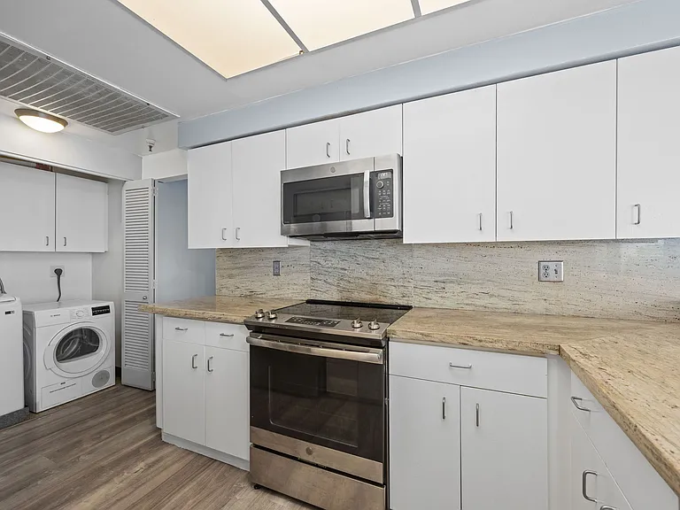 620 State St #123 — Photo 14