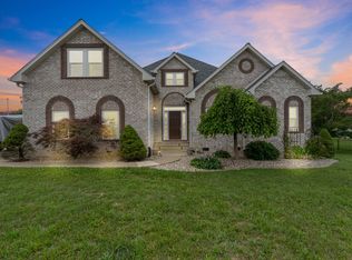 2114 London Ln, Greenbrier, TN 37073
