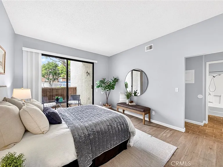 8615 Meadow Brook Ave #101 — Photo 13