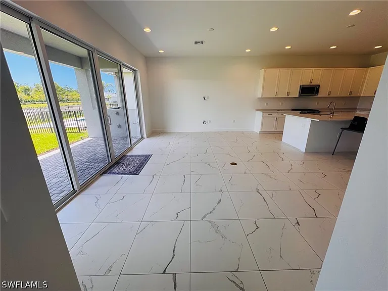 2864 Bloomfield Way — Photo 7