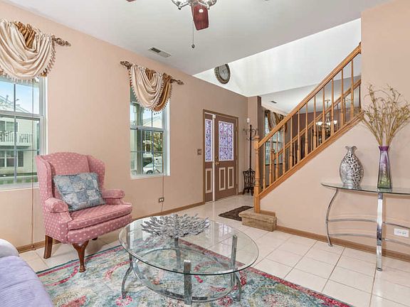 4th image of 1660 Victoria Park Cir