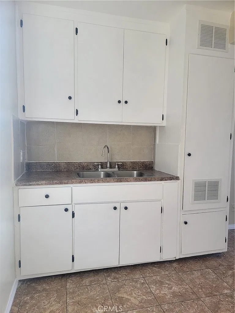 2 bed, 850 sqft, $2,395 — Photo 1