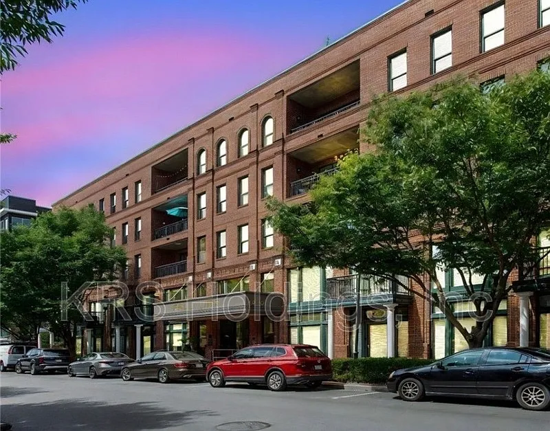 4940 Old Main St #304