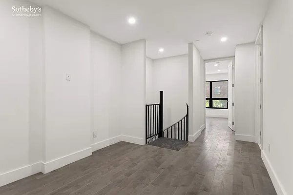 Rented by Sotheby's International Realty | media 14