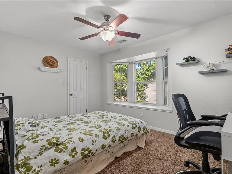 8503 Delavan Ave — Photo 29