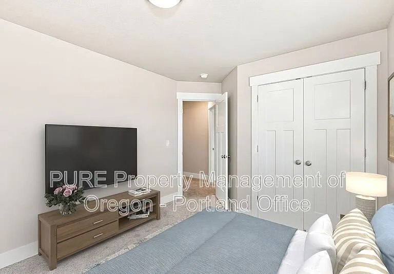 582 NE Alderwood Dr — Photo 13