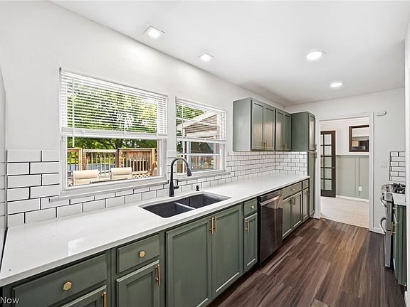3rd image of 12958 W Pleasant Valley Rd