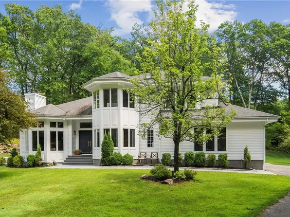 10 Cole Drive, Armonk, NY 10504