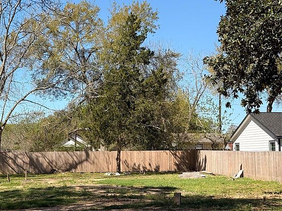 4th image of 107 Penick Rd