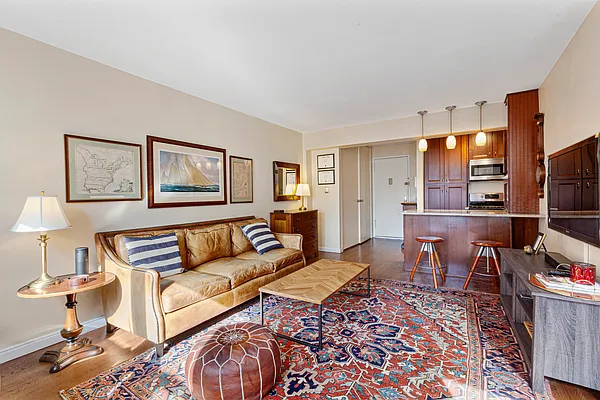 Sold by Platinum Properties | media 2