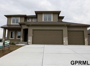 17152 Sherwood Ave, Omaha, NE 68116