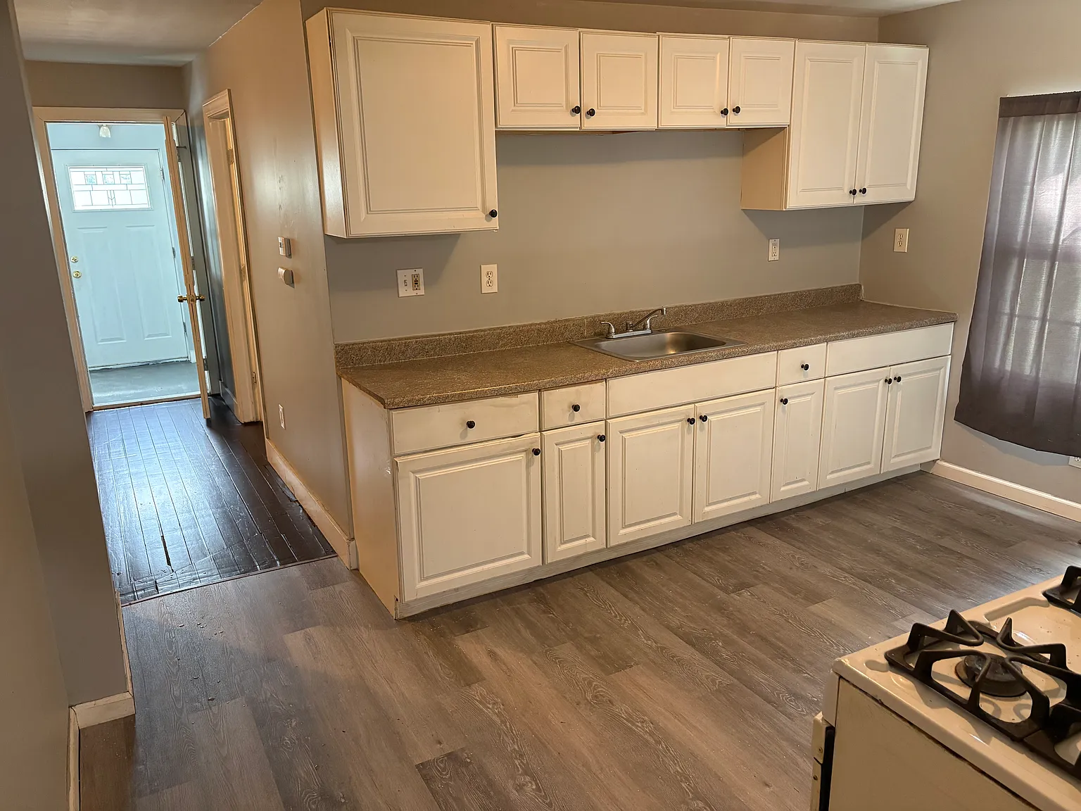 2 bed, 1000 sqft, $1,700 — Photo 2
