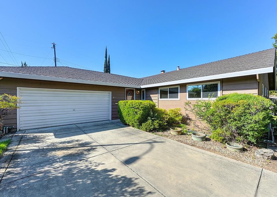 1st image of 1056 Entrada Rd