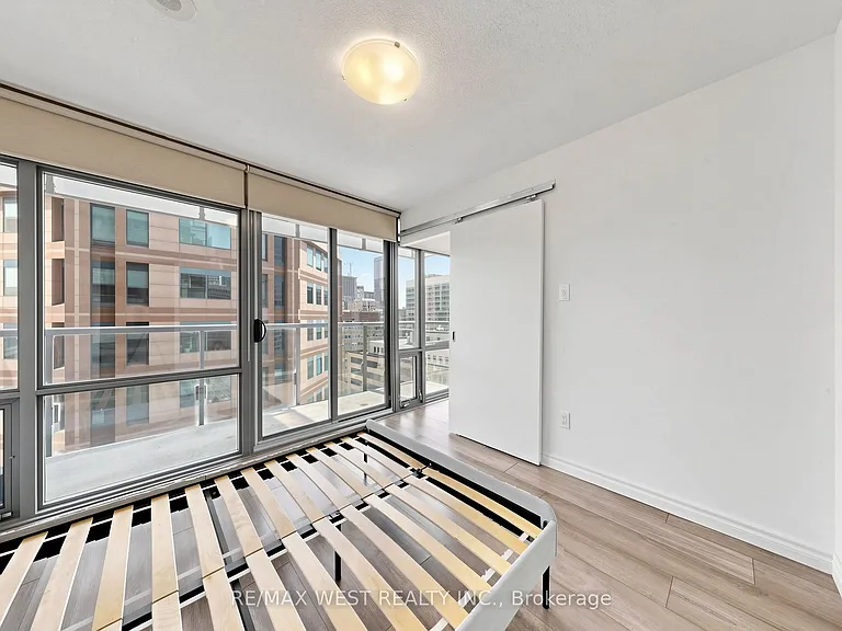38 Grenville St #1203 — Photo 14