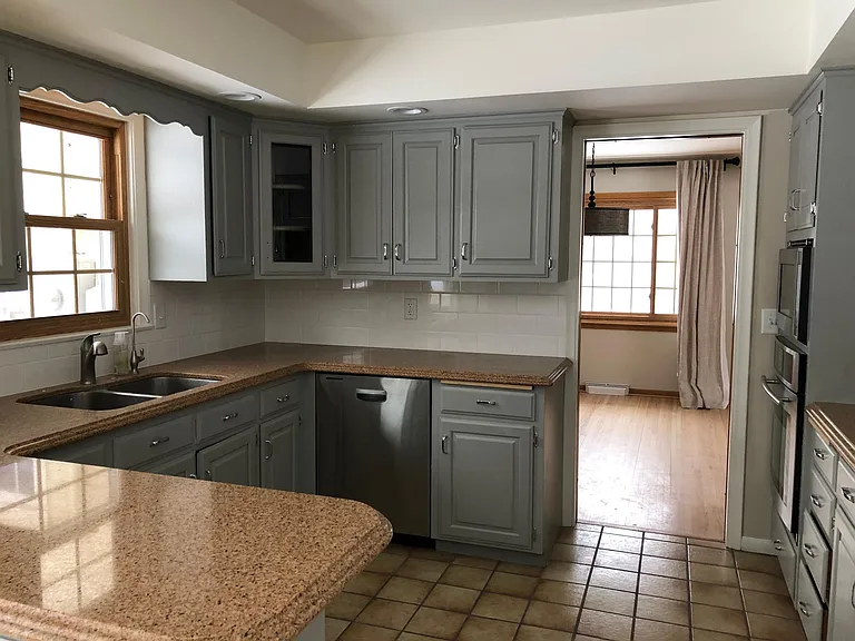 6617 Cornelia Dr — Photo 5