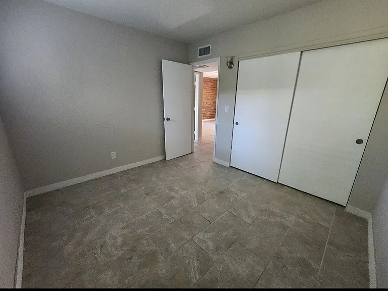501 E Glenn St. — Photo 14