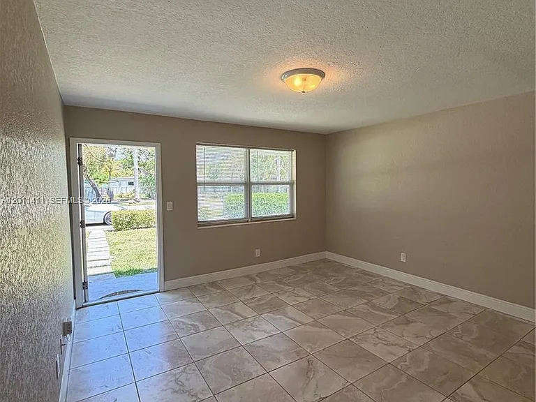 9250 SW 168th St #9252 — Photo 5
