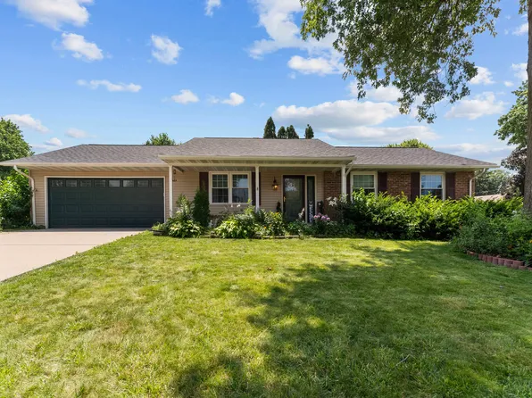 1415 W 55th St, Davenport, IA 52806