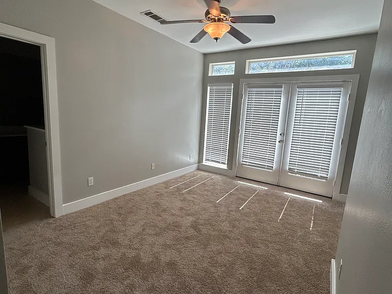 5711 Ross Ave #9 — Photo 12