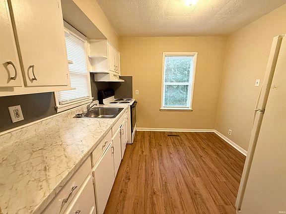 5th image of 1909 Taylor Ave