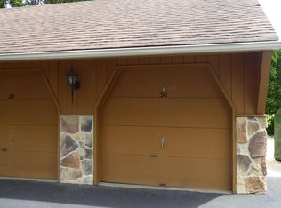 30 Valley Stream Ln, Wayne, PA 19087