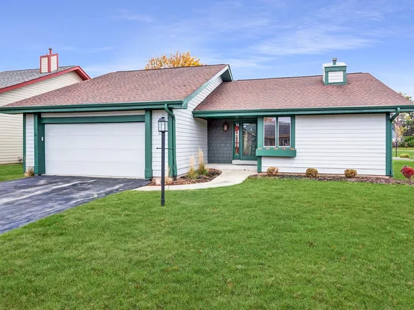 3700 West Honey Tree LANE, Greenfield, WI 53221