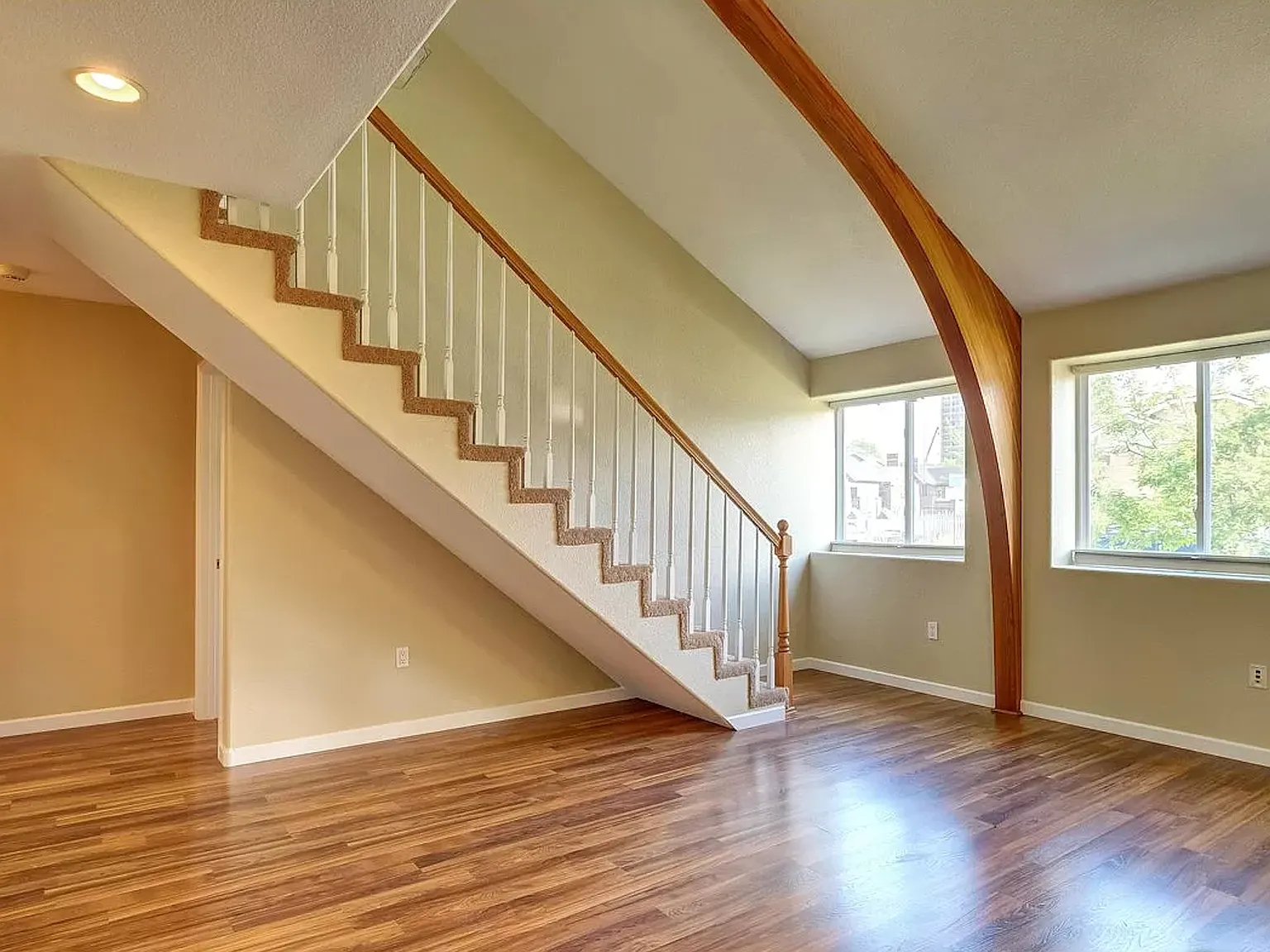 4 bed, 1870 sqft, $3,100 — Photo 3