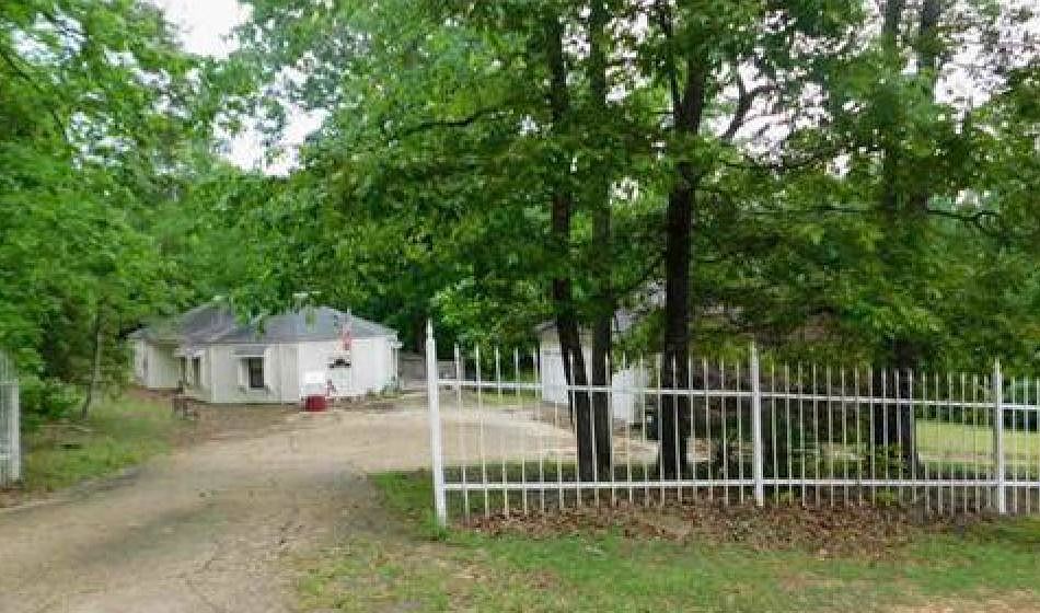 2nd image of 4232 Springhill Dr