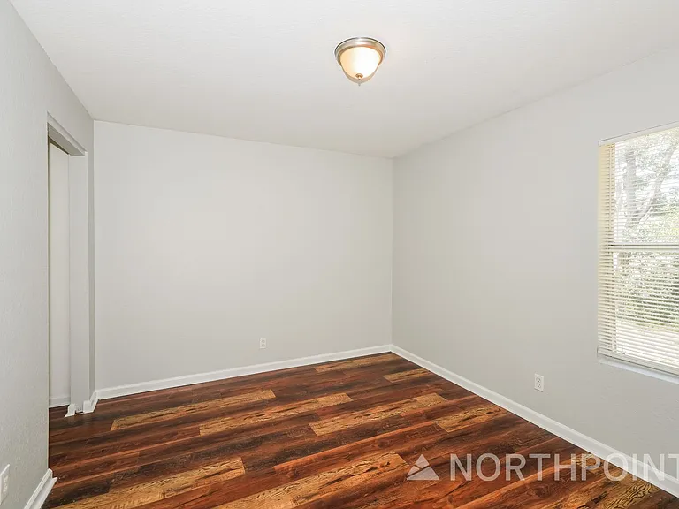 5203 N 39th St — Photo 11