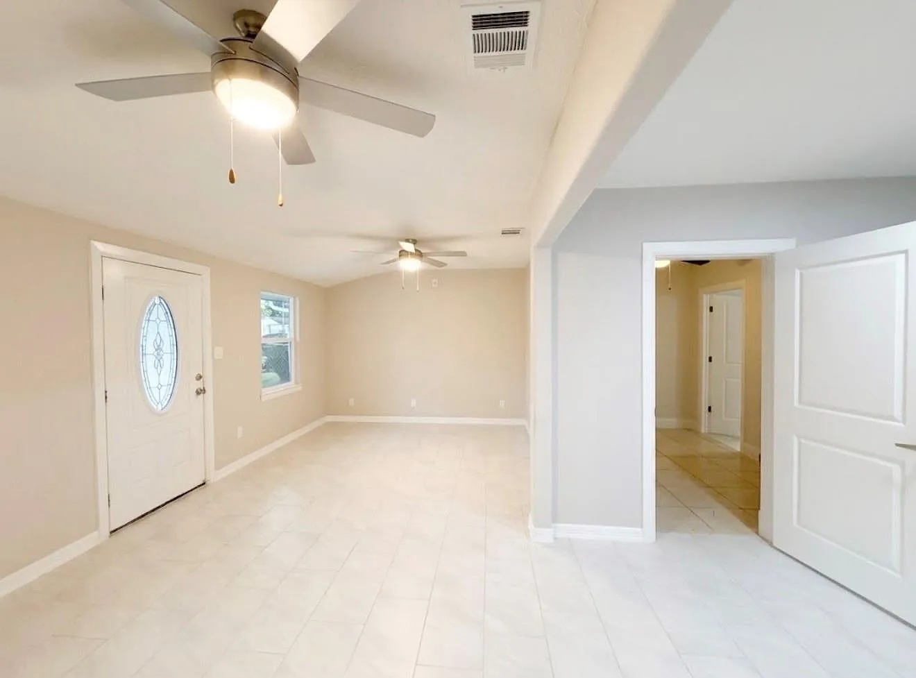 3 bed, 1.5 bath, 1484 sqft, $1,600 — Photo 3