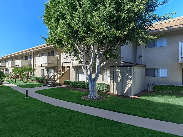 The Monrovia Apartment Homes — Photo 6