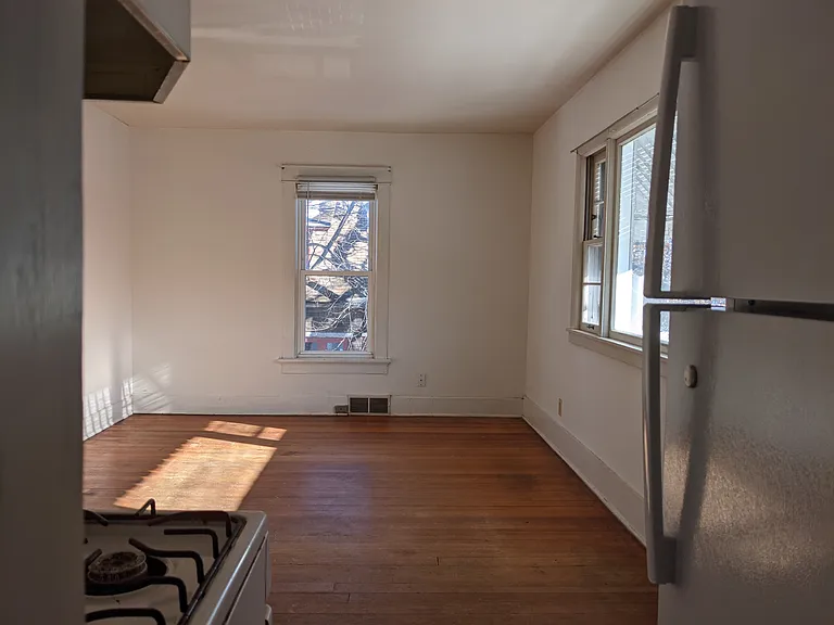 1024 Drake St #2 — Photo 4
