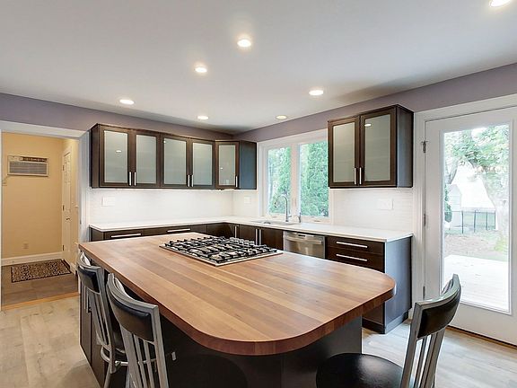 4th image of 14 Chelsea Court