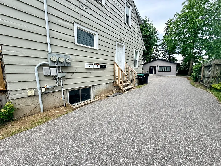 45 Campbell Ave — Photo 22