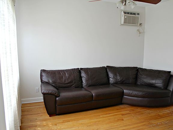 4th image of 2722 N 75th Ave