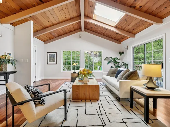 6785 Aitken Dr, Oakland, CA 94611