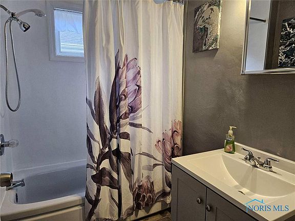5th image of 2547 Oak Grove Pl
